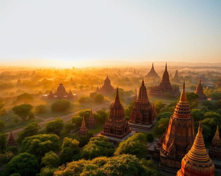 Reizen door de eeuwenoude tempels van Bagan, Myanmar